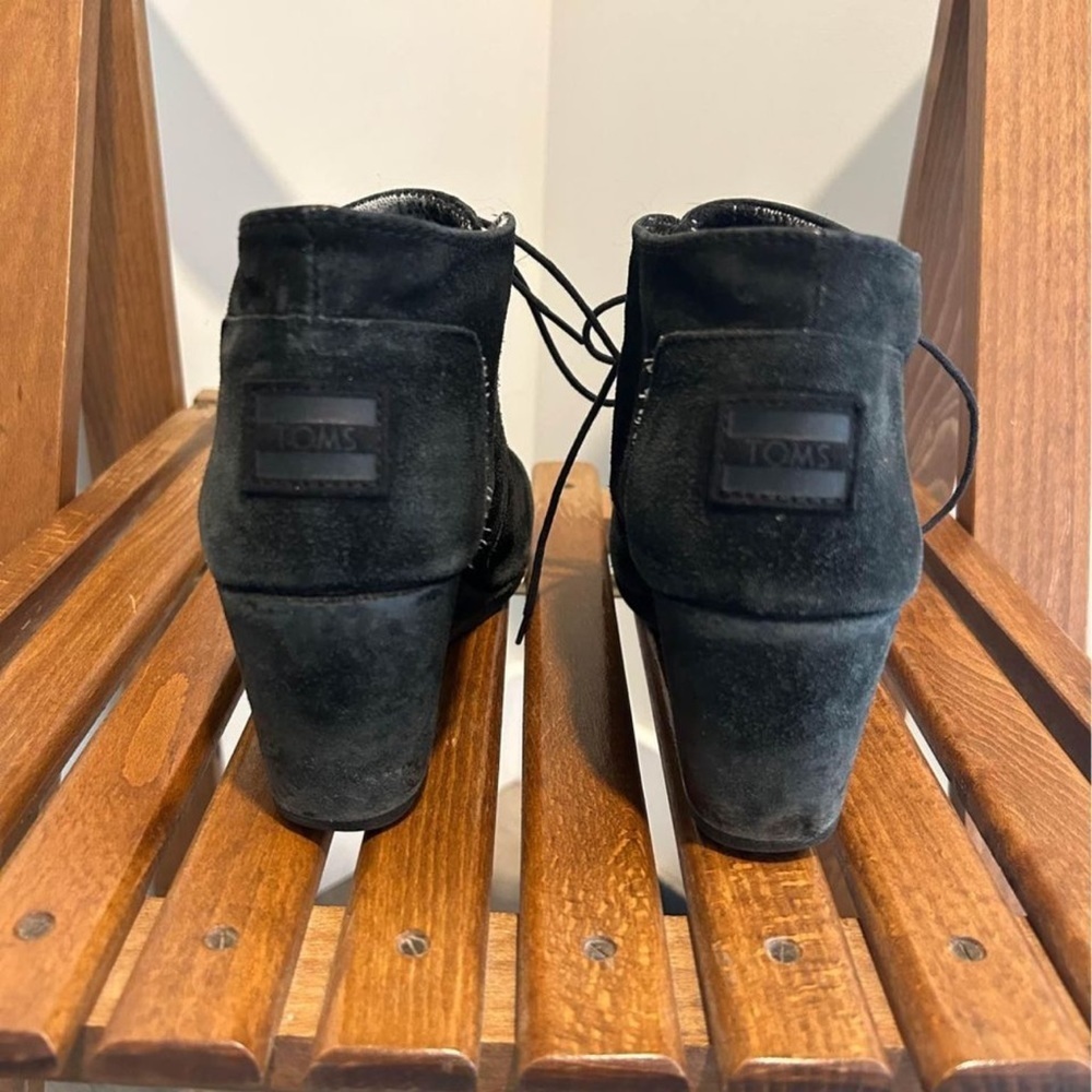 TOMS black Women's Desert Wedge Bootie ~ size 7 - Picture 3 of 5